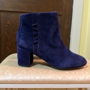 Navy blue heeled booties, women size 7!